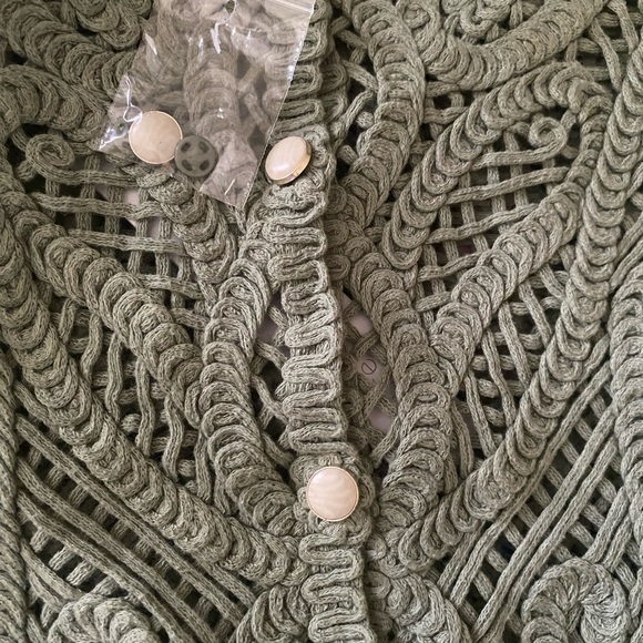 House of Harlow 1960 Sage Green Crocheted knit  top . - Picture 2 of 6